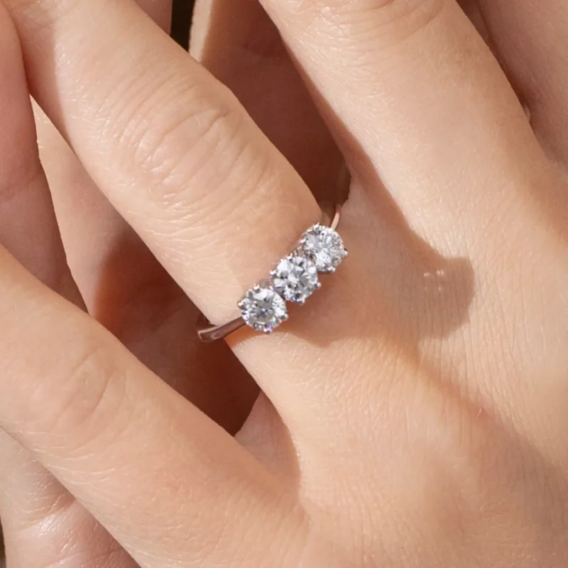 anello diamanti modello trilogy