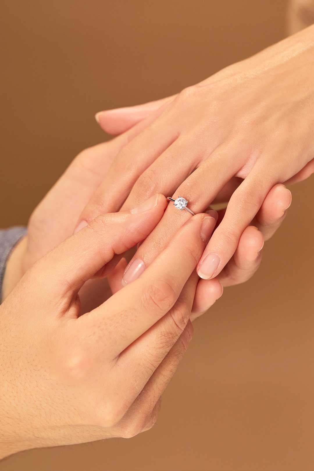 anelli di fidanzamento solitari con diamanti